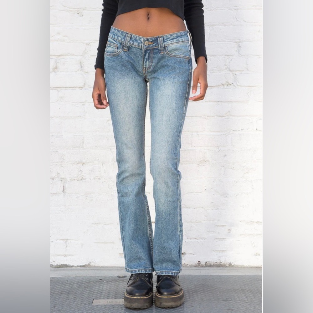 BRAND NEW Brandy Melville kylie jeans